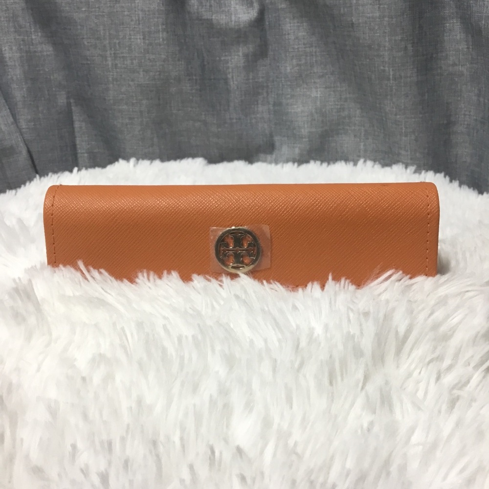 Tory Burch Case - Picture 7 of 7